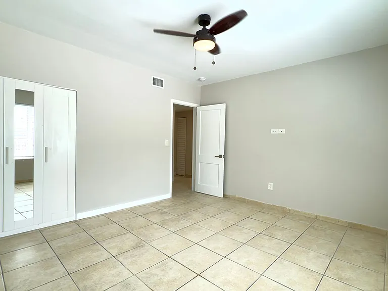 534 SW 6th Ct — Photo 6