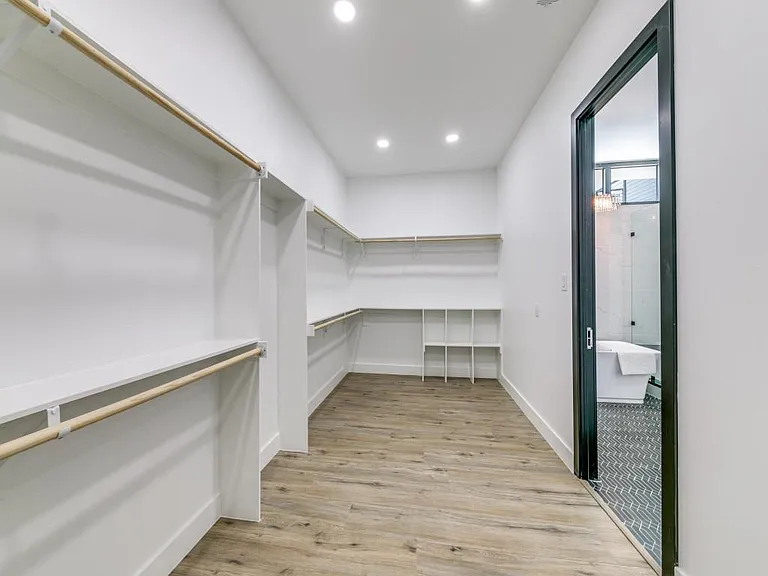 4438 Bonham St — Photo 17