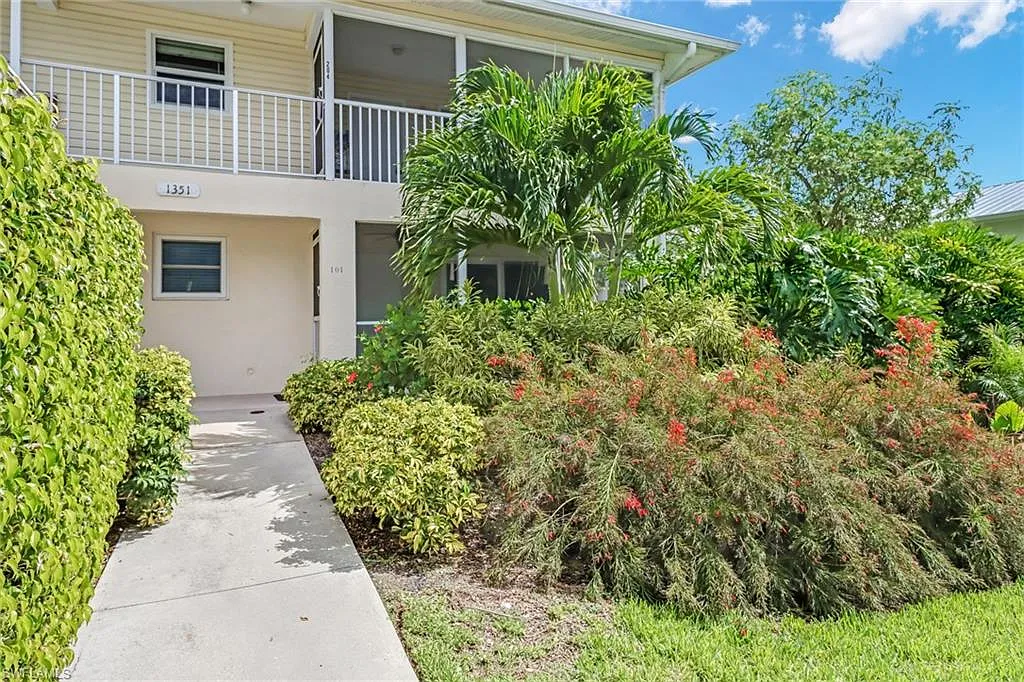 2 bed, 2.0 bath, 1022 sqft, $8,500 — Photo 3