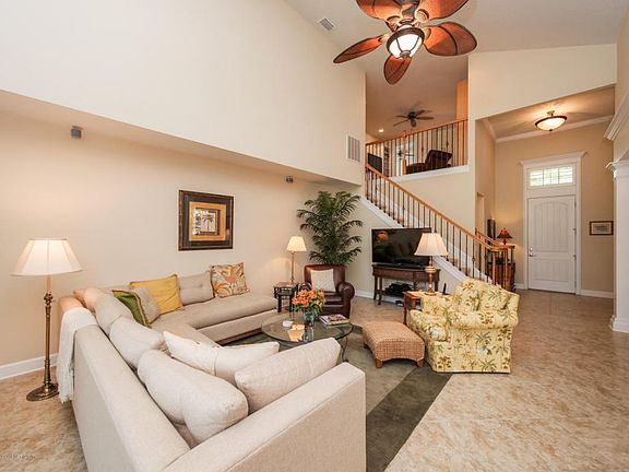 182 Marsh Hollow Rd-Living Room