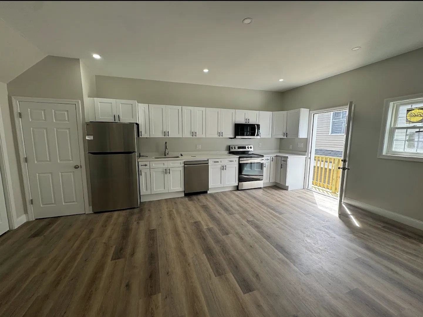 44 Central St — Photo 1