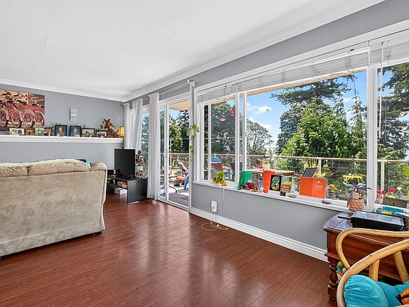 5th image of 15667 Marine Dr