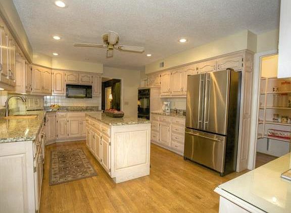 5th image of 11719 Avila Dr