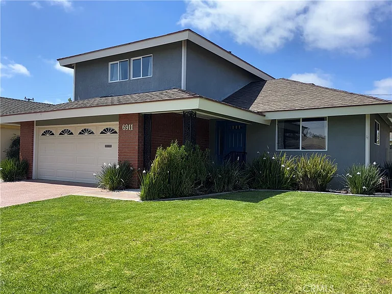 6911 Laurelhurst Dr — Photo 1