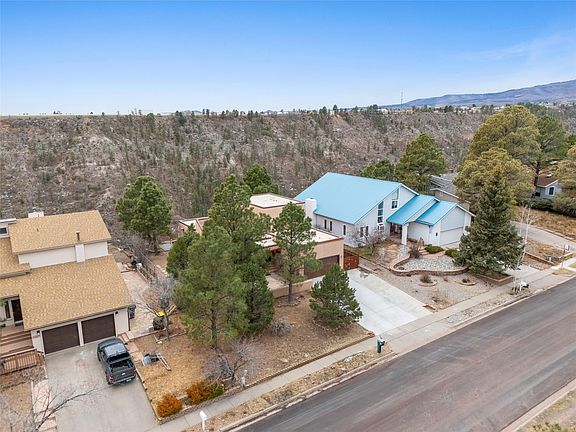 4th image of 1315 San Ildefonso Rd