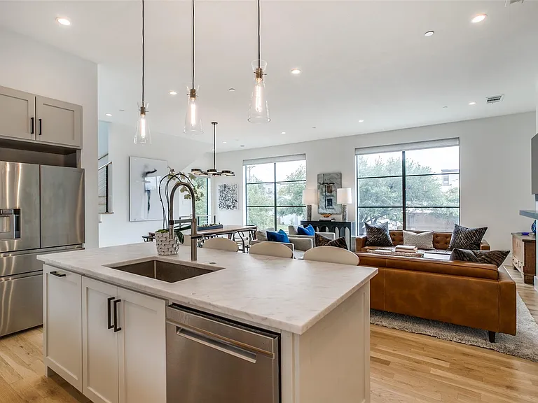 2719 Reagan St #101 — Photo 11