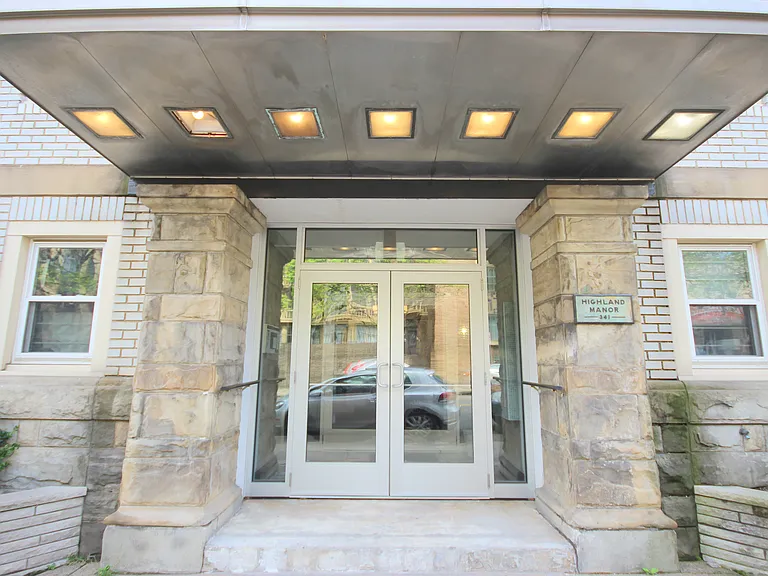 Exterior - Entryway