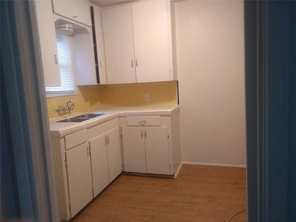3rd image of 1266 Golla Dr