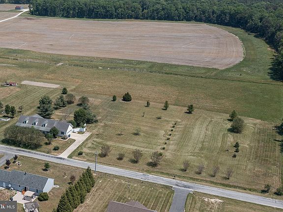 4th image of 3882 Burrsville Rd