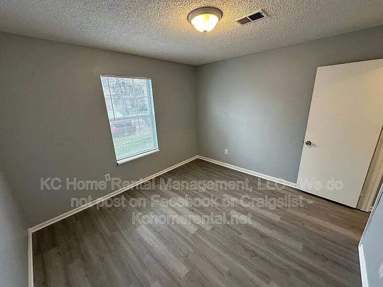 818 Rosewood St #B — Photo 15