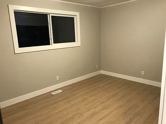 5th image of 9204 96th Ave