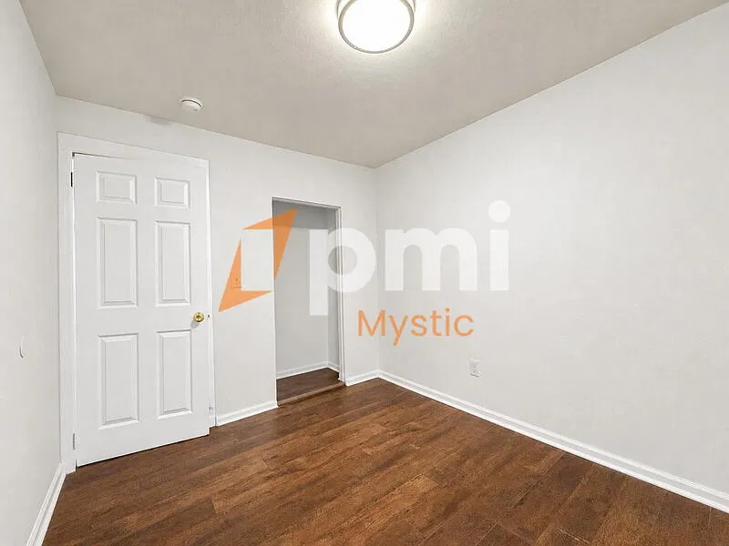 2 bed, 1.0 bath, 960 sqft, $1,700 — Photo 4