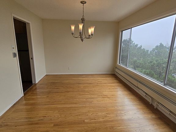 4th image of 445 Dellbrook Ave