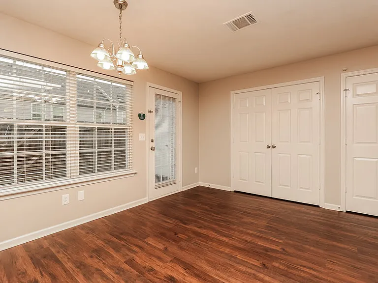 4031 George Buchanan Dr — Photo 9