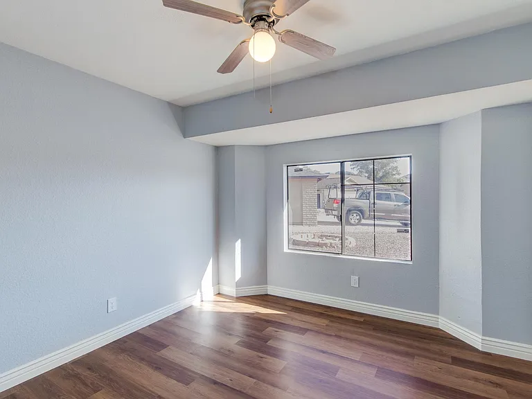 708 E Aire Libre Ave — Photo 15