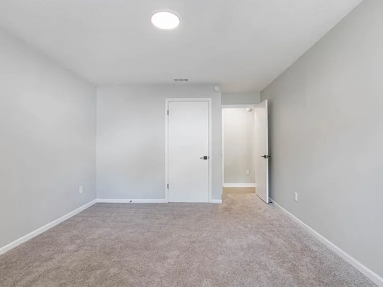 The Onyx Hoover Apartments — Photo 69