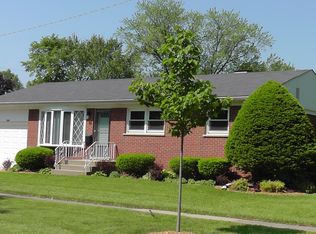 1501 W Palm Dr, Mount Prospect, IL