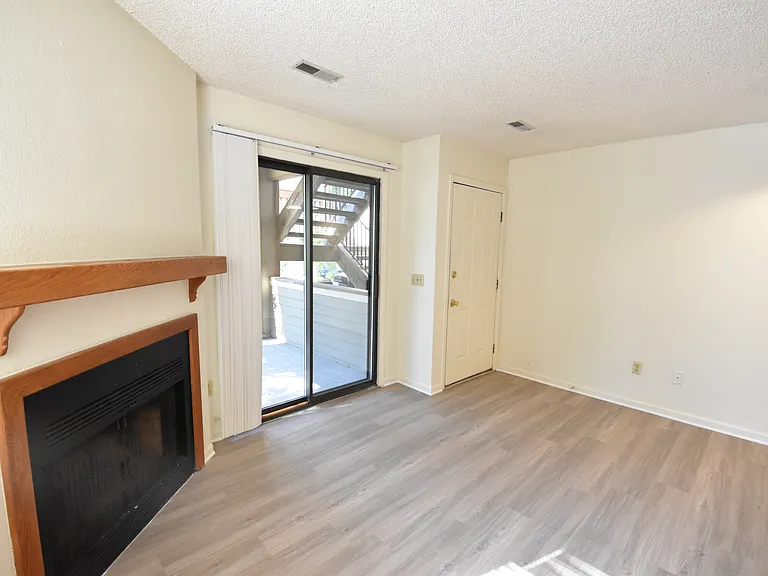 1921 Walnut St #102 — Photo 18