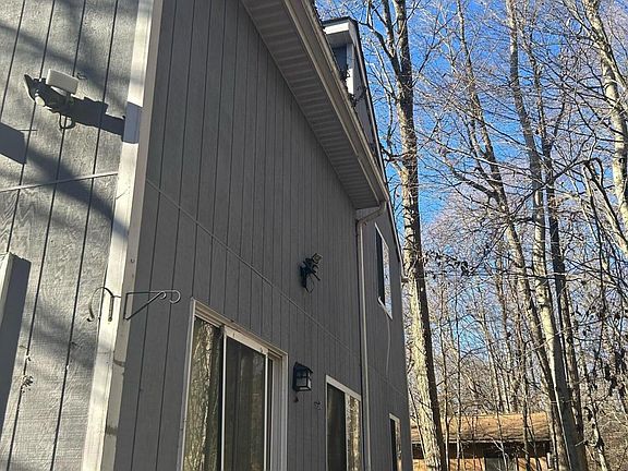 3rd image of 2217 Overlook Dr