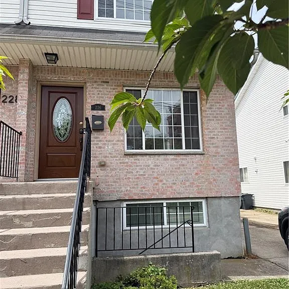 226 Osgood Ave — Photo 2