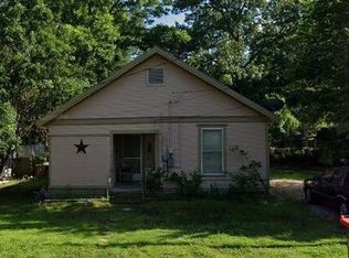 1924 E Booth St, Paris, TX 75460