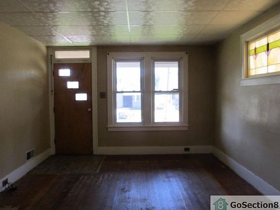 4th image of 2820 Washington Ave