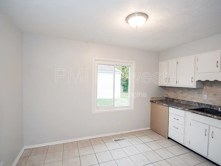 4610 Karen Dr — Photo 17