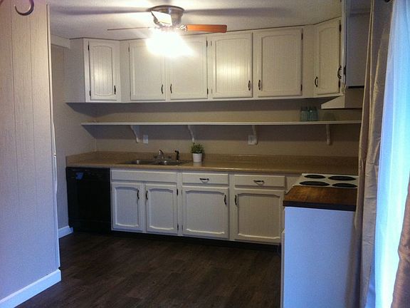 5th image of 308 S Poplar Ct