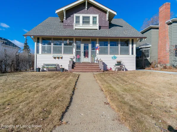 619 2nd Ave W, Dickinson, ND 58601