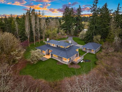 10123 NE Kitsap St, Bainbridge Island, WA, 98110