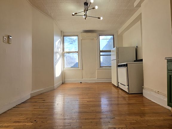 2nd image of 150 21st St #2F