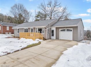 2504 Clayton Dr, Akron, OH 44319