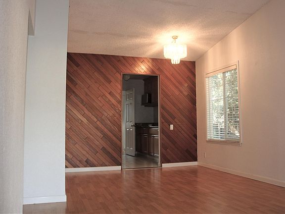 3rd image of 3203 Whispering Elm Ct