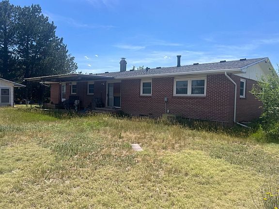 4th image of 2241 Walnut Ave