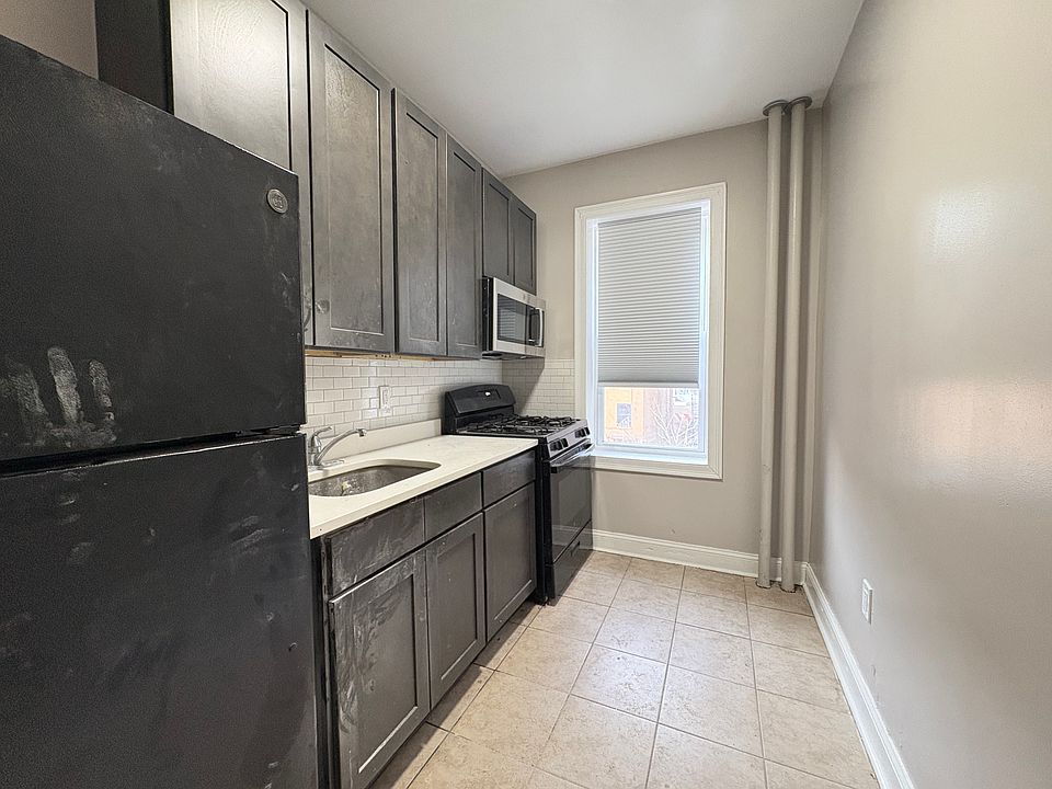 1st image of 569 Bergen Ave #33