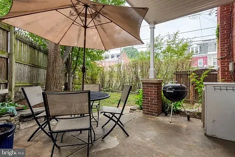 562 W Orange St — Photo 7