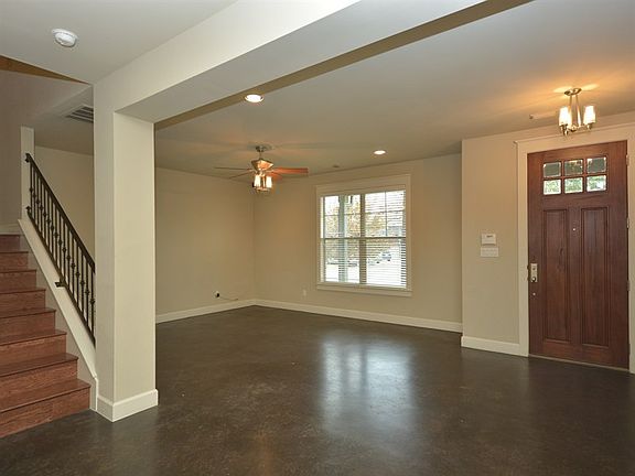 4th image of 5613 Roosevelt Ave