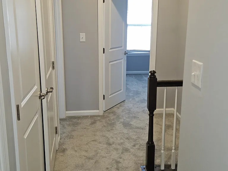 607 N Atwater Dr — Photo 10