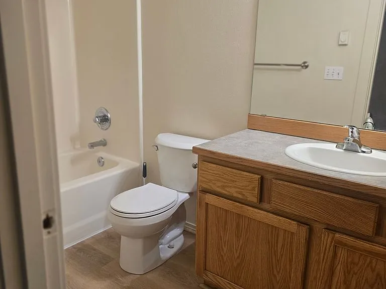 803 SE Kierra Pl — Photo 7