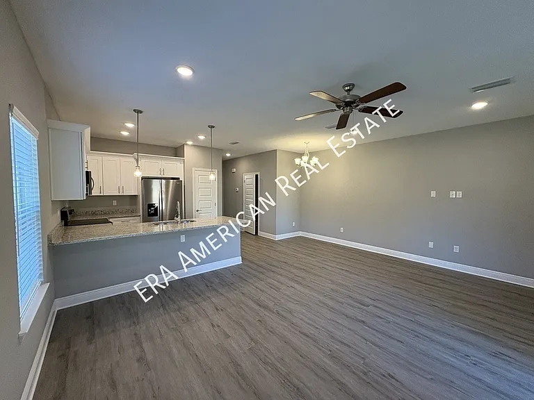 838 Fairview Dr — Photo 8
