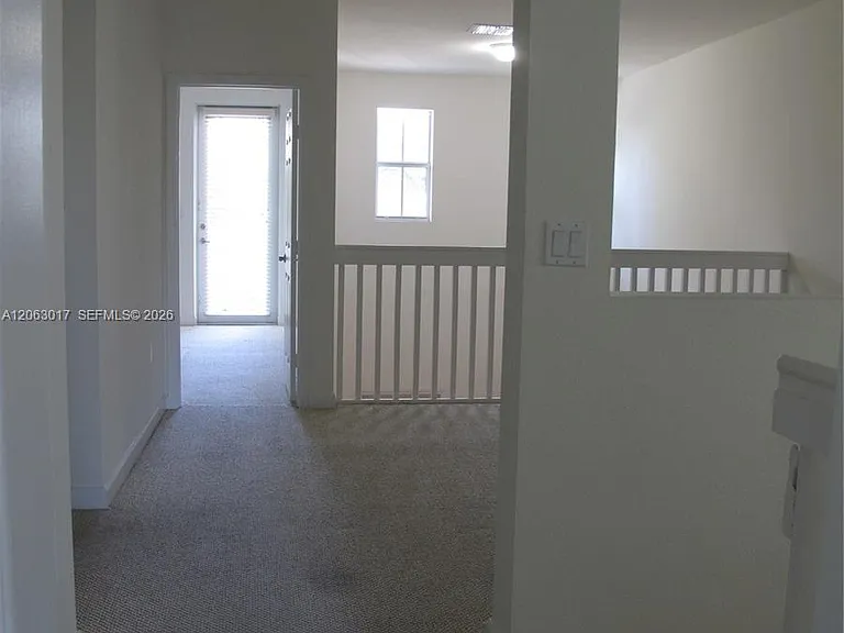 10716 NW 76th Ln — Photo 12