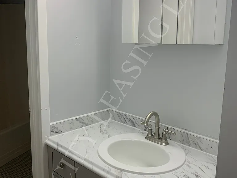 214-216 Andrews St — Photo 9