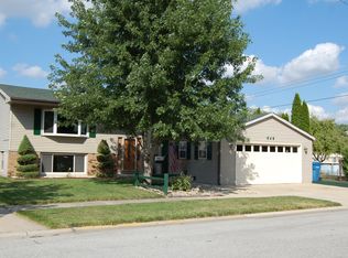 649 209th St, Dyer, IN 46311