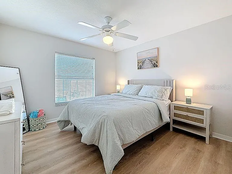 2402 Dryer Ave — Photo 28
