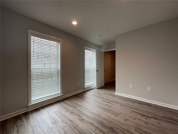 4th image of 209 Gress Rd