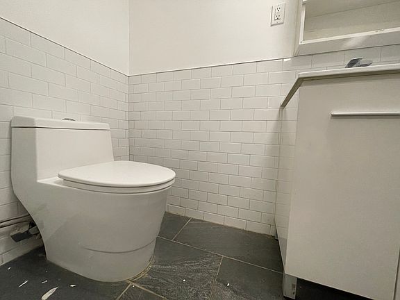 5th image of 168 Clinton Ave #4E