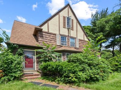 1133 Pleasant St, Worcester, MA, 01602