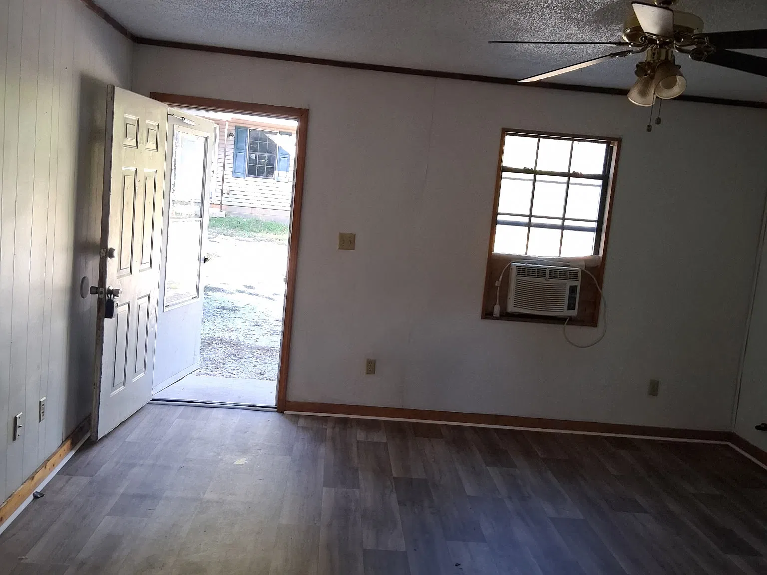 2 bed, 790 sqft, $689 — Photo 2
