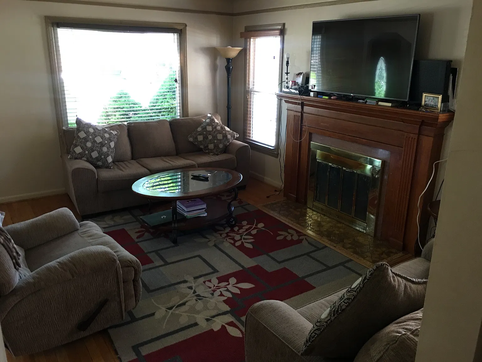 4 bed, 1369 sqft, $1,950 — Photo 2