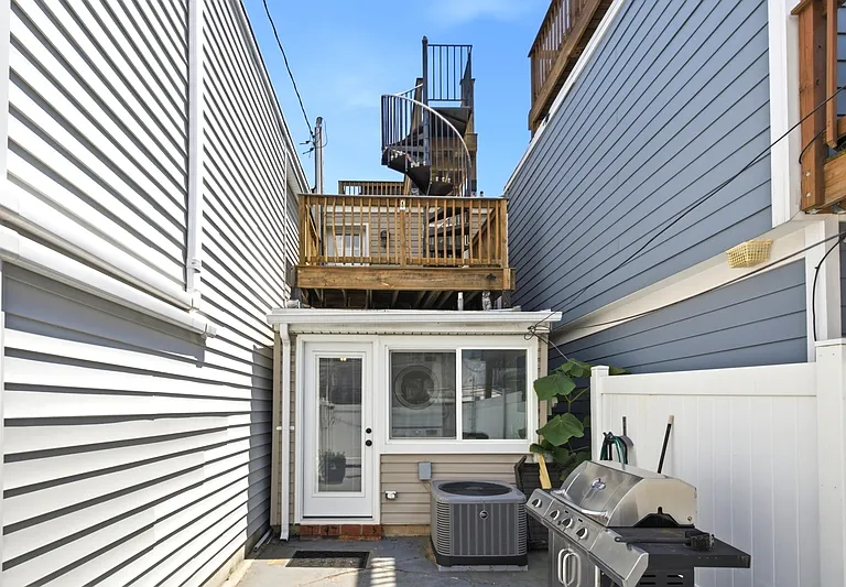1418 Decatur St — Photo 16